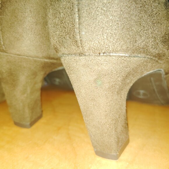 A New Day - Knee Boot - Soft Sided - Raye Model - Picture 2 of 3